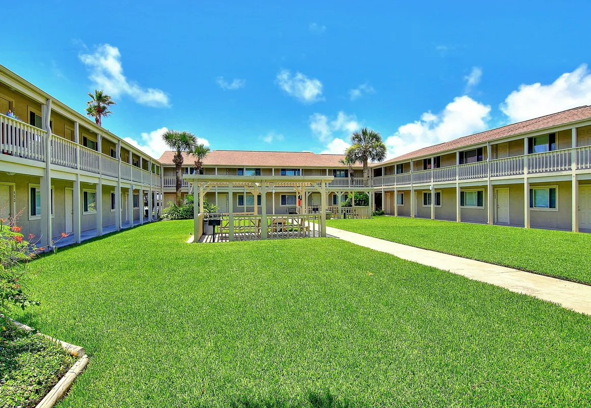 Courtyard #206 hotel hero