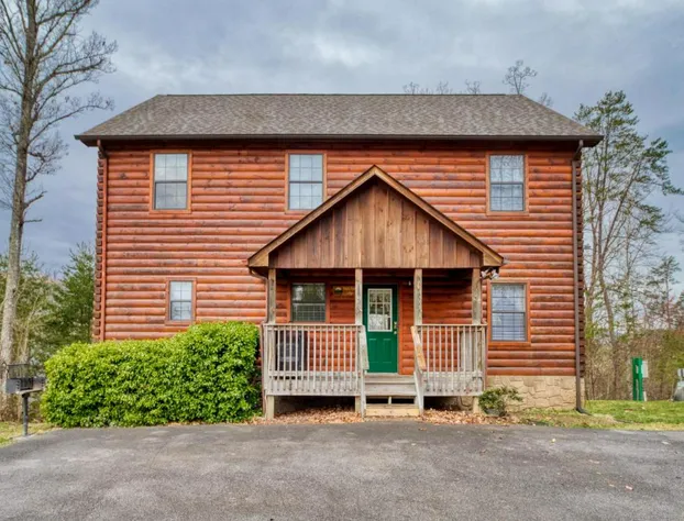 Hawks Point Lodge 5 Bedrooms Sleeps 10 Pool Access Hot Tub Pool Table hotel detail image 3