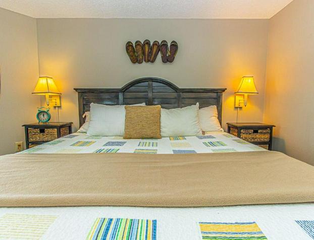 Oceanview 1 Bedroom Suite Landmark Resort 1250 Perfect for a couple or party of 4 hotel detail image 2