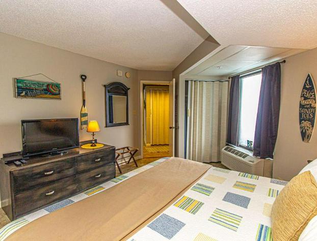 Oceanview 1 Bedroom Suite Landmark Resort 1250 Perfect for a couple or party of 4 hotel detail image 3