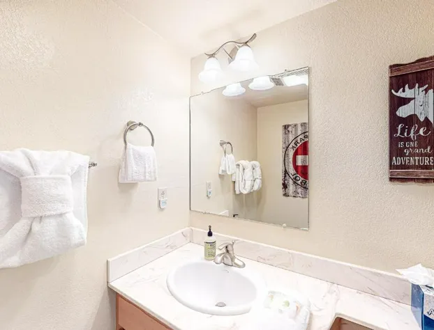 Summit 2-105 hotel detail image 3