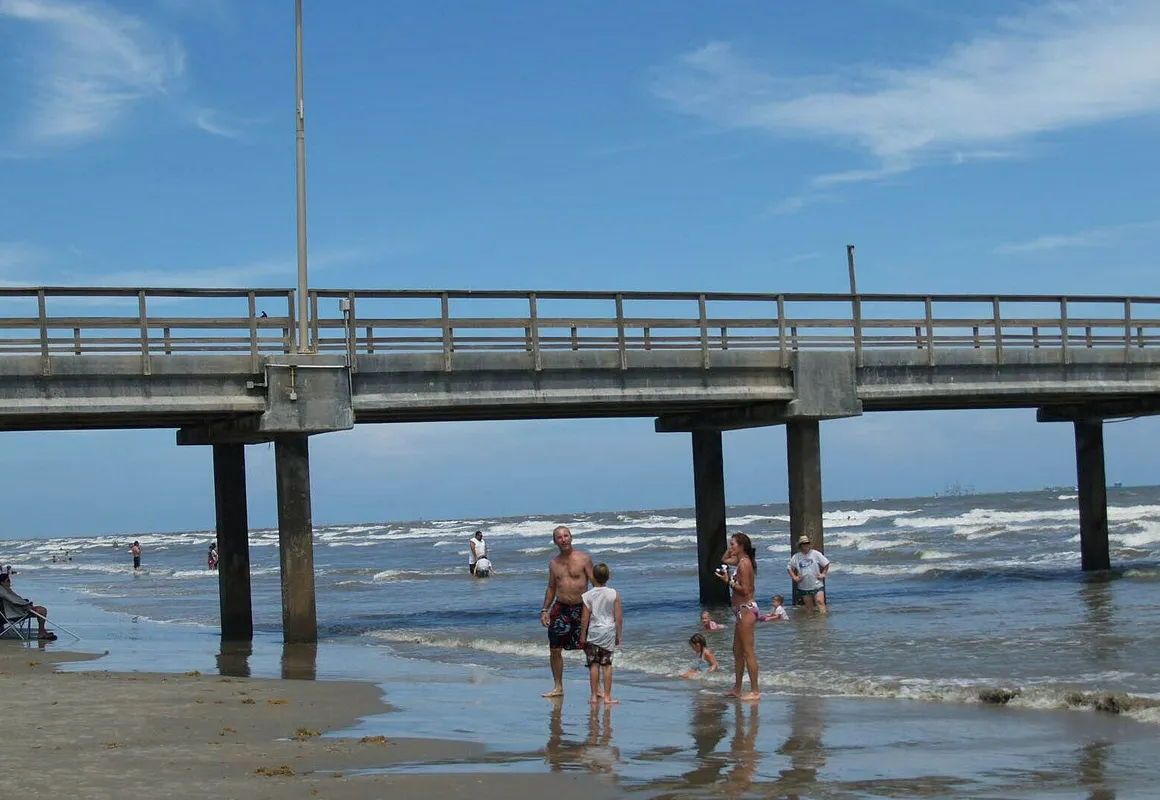 Courtyard #122 1 Bedroom Condo By Redawning hotel hero