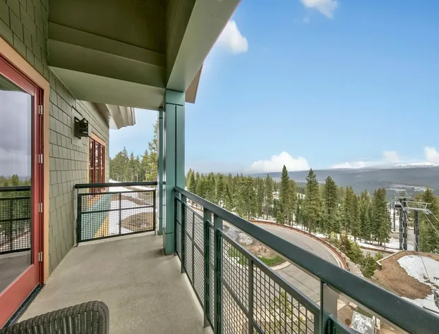 Summer Sale: Constellation S | 3 Bedroom Penthouse Condo by RedAwning hotel detail image 3