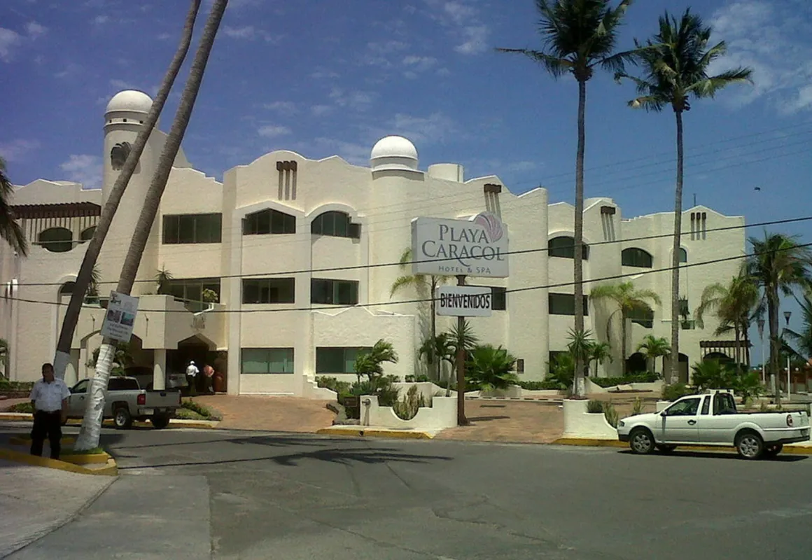 Hotel Playa Caracol hotel hero