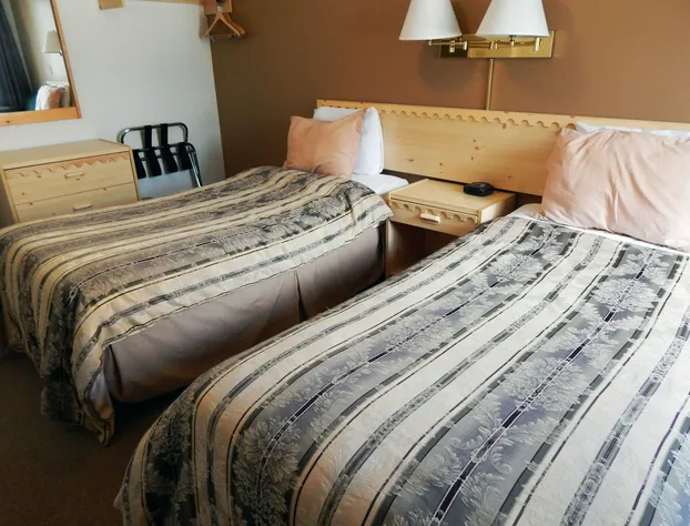 Banff Boundary Lodge hotel detail image 4