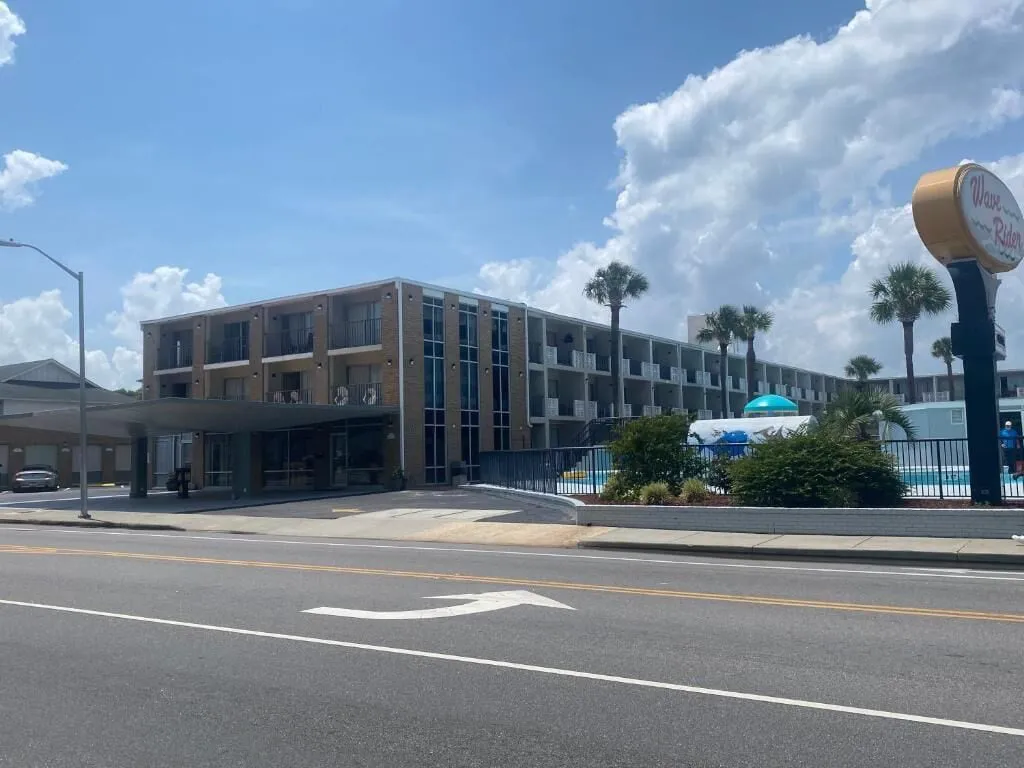 Wave Rider Resort hotel hero