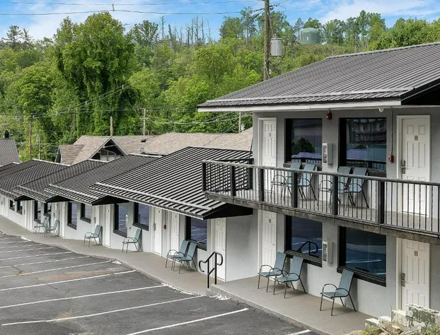 Gatlinburg Mountain Inn hotel detail image 2