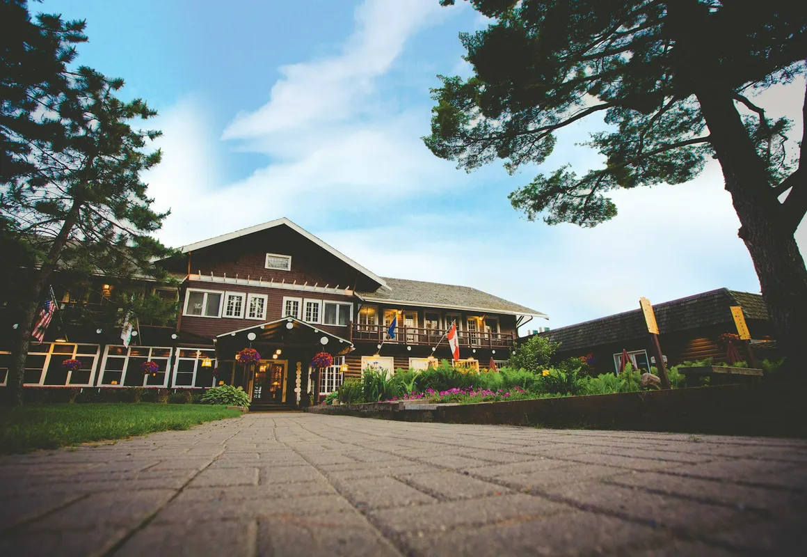 Grand View Lodge hotel hero