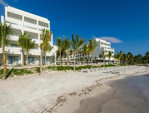 Izla Beach Front Hotel hotel detail image 3