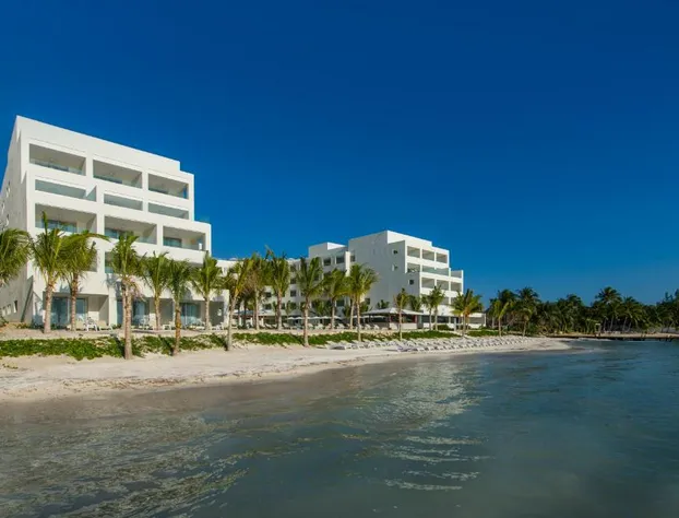 Izla Beach Front Hotel hotel detail image 4