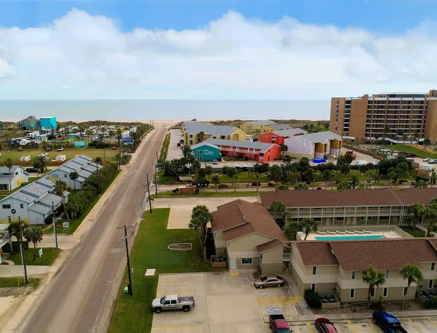 Courtyard #108 Studio Bedroom Condo By Redawning hotel detail image 1