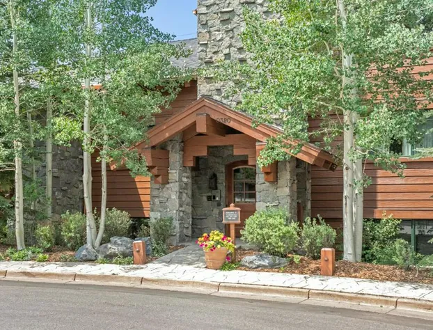 Hummingbird Lodge hotel detail image 1