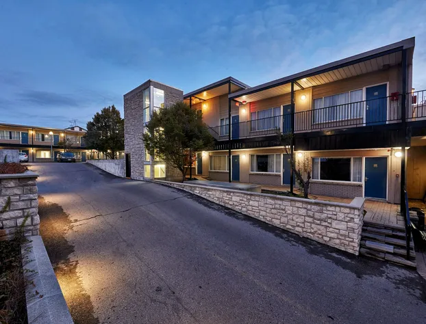 The Falls Hotel & Inn hotel detail image 1