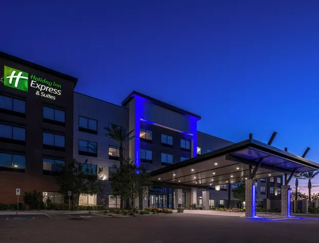 Holiday Inn Express & Suites Gilbert Mesa Gateway Airport by IHG hotel detail image 2