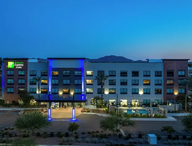 Holiday Inn Express & Suites Gilbert Mesa Gateway Airport by IHG hotel detail image 4