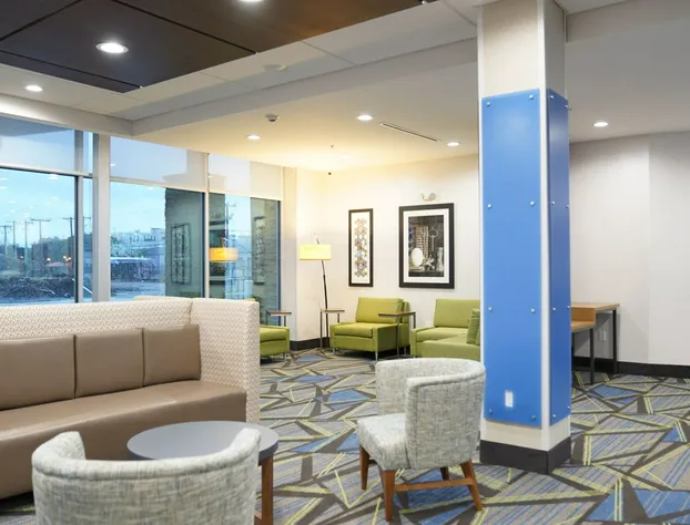 Holiday Inn Express & Suites Dallas Central Market Center by IHG hotel detail image 2