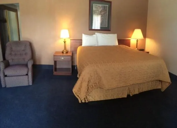 Sunflower Inn & Suites - Garden City hotel detail image 3