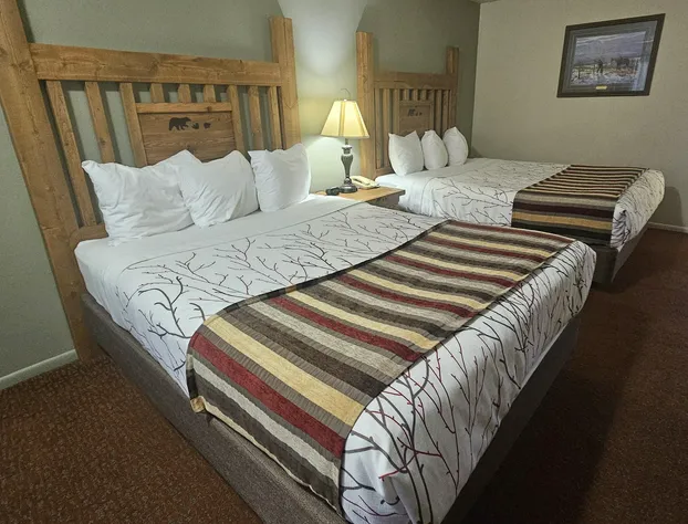 Three Bear Lodge hotel detail image 3