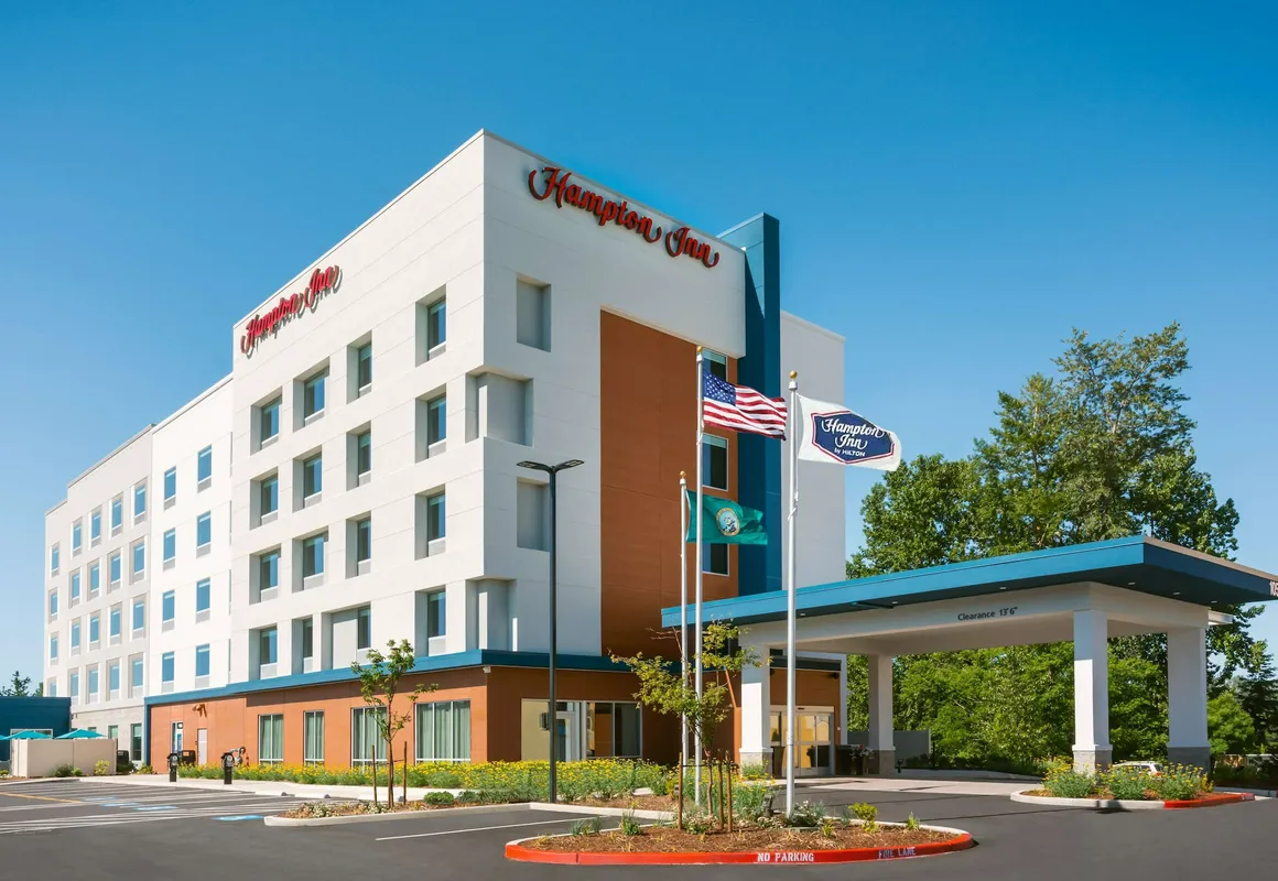 Hampton Inn Bellingham Airport hotel hero