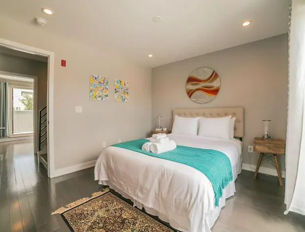 755 Unit D 2 Bedroom Home in Fairmont w Roofdeck & Balcony hotel detail image 2