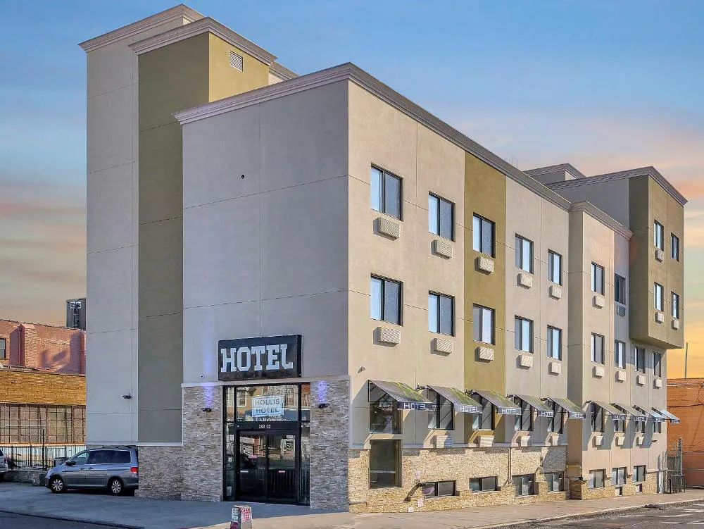 Hotel Pergola JFK Airport hotel hero