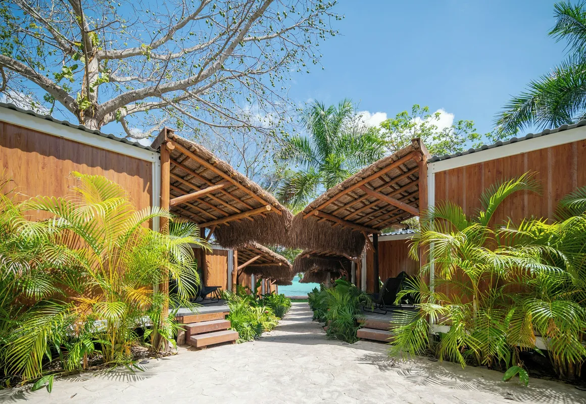 Casa Aakal Lagoon Front hotel hero