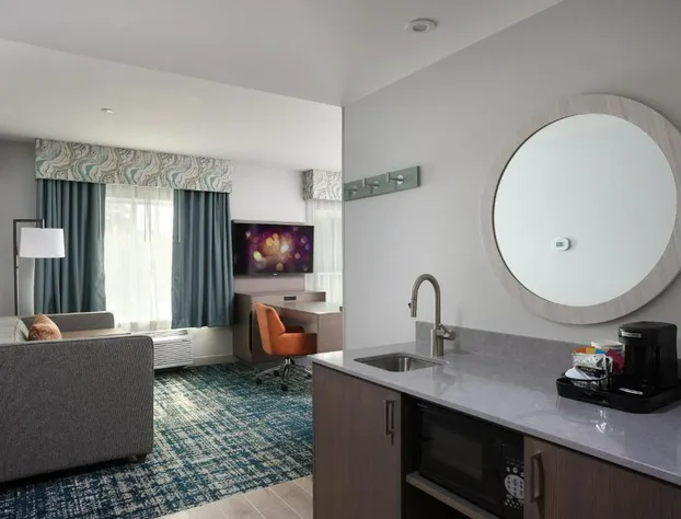 Hampton Inn & Suites Manistee Waterfront hotel detail image 3