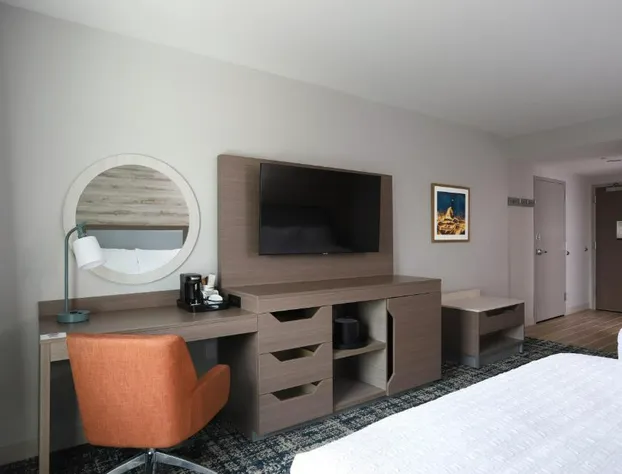 Hampton Inn & Suites Manistee Waterfront hotel detail image 4