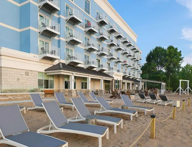 Hampton Inn & Suites Manistee Waterfront hotel detail image 1