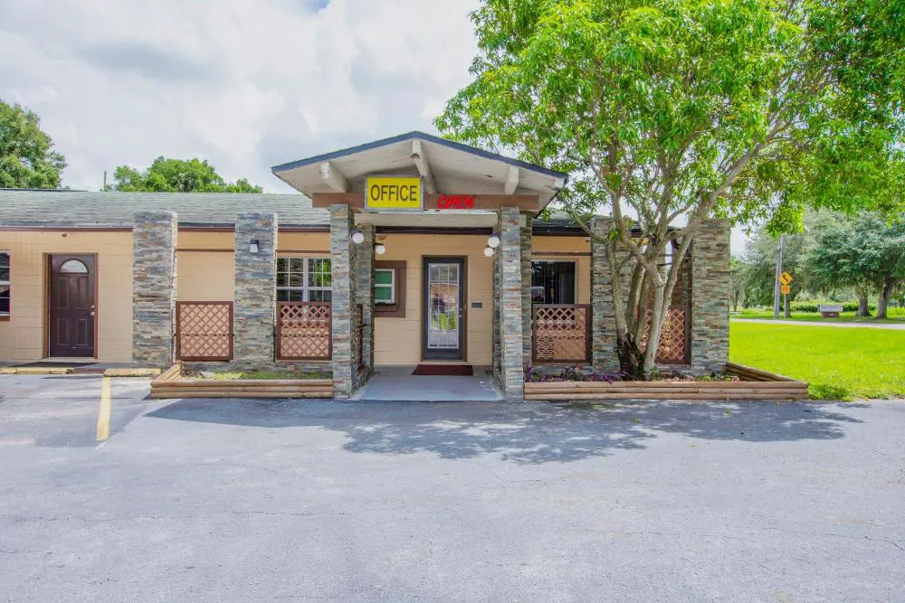 OYO Superior Budget Inn Bartow hotel hero