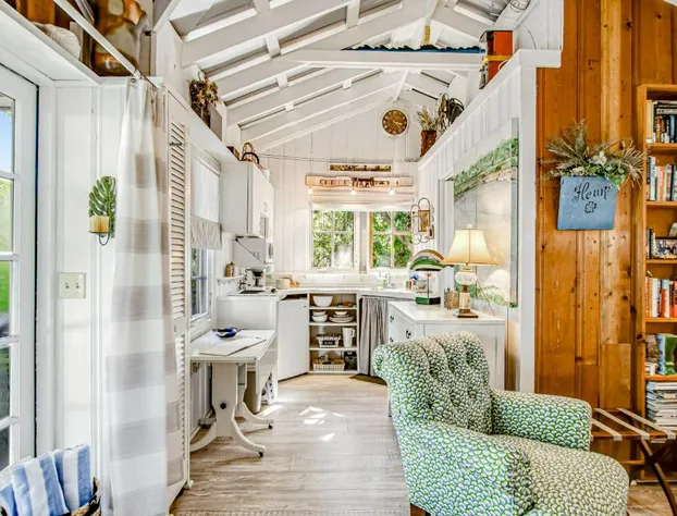 Baby Breezy Tree House hotel detail image 1