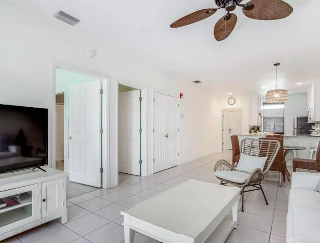 Sunshine on My Shoulders hotel detail image 4