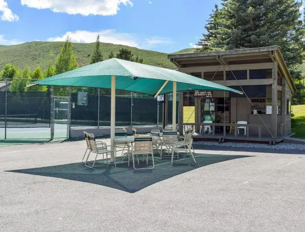 Summit Hideout hotel detail image 2