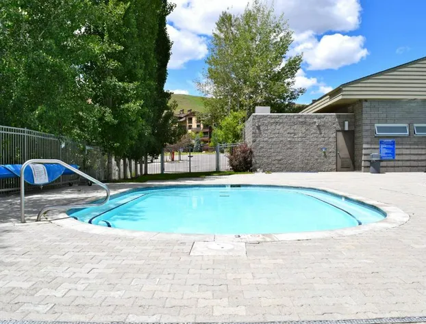 Summit Hideout hotel detail image 4