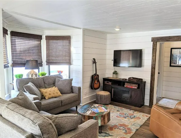 Orions View with Hot Tub by AAA Red Lodge Rentals hotel detail image 3