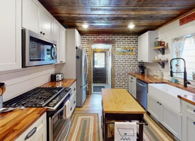 Orions View with Hot Tub by AAA Red Lodge Rentals hotel detail image 4