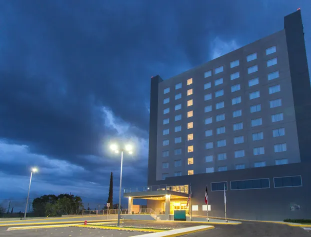 Fiesta Inn Suites Aeropuerto del Bajío hotel detail image 1