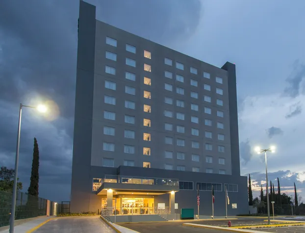 Fiesta Inn Suites Aeropuerto del Bajío hotel detail image 2