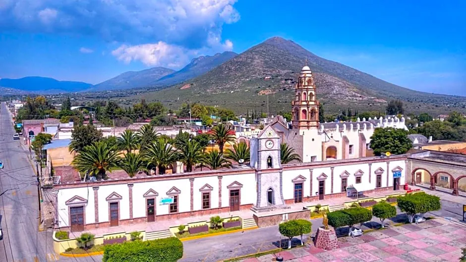 Hotel Boutique Otomi cerca de Tolantongo hotel hero