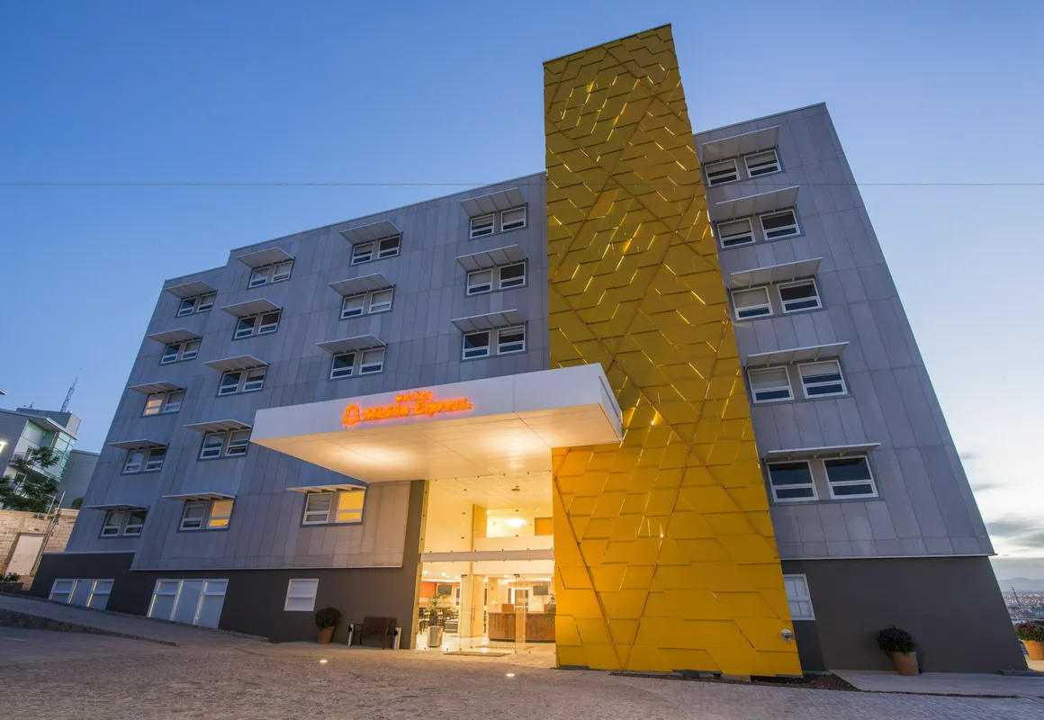 Hotel Misión Express Querétaro hotel hero