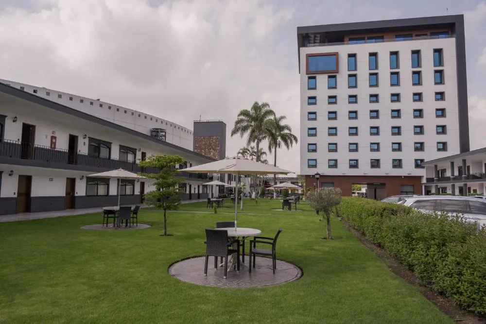 Hotel Malibu hotel hero