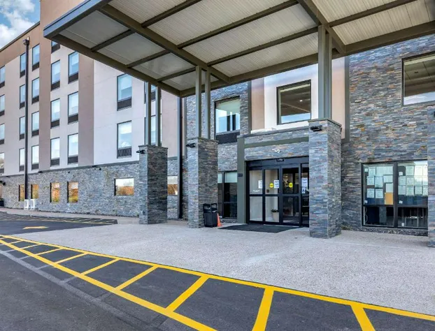 Comfort Suites St. Louis - Sunset Hills hotel detail image 2