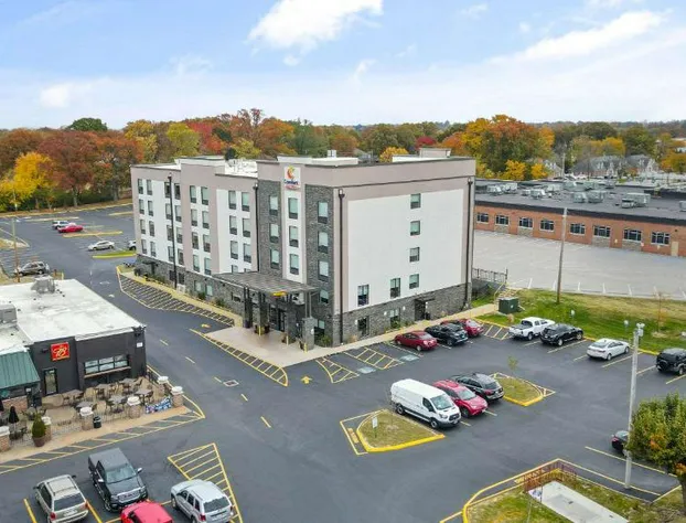 Comfort Suites St. Louis - Sunset Hills hotel detail image 4