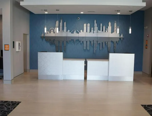 La Quinta Inn & Suites by Wyndham Shorewood hotel detail image 2