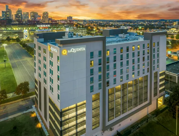 La Quinta Inn & Suites by Wyndham Nashville Downtown / Stadium hotel detail image 1