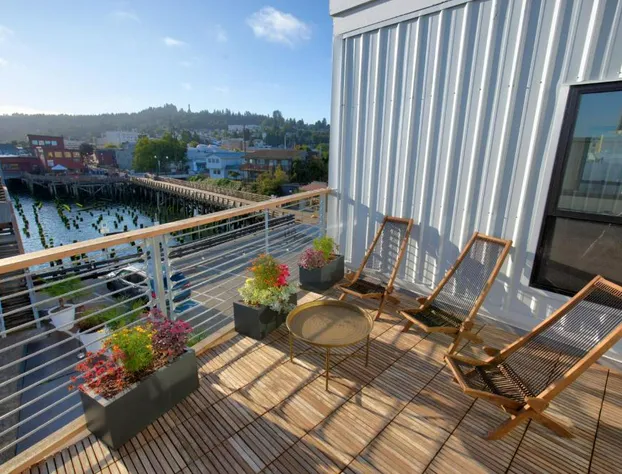 Bowline Hotel hotel detail image 4