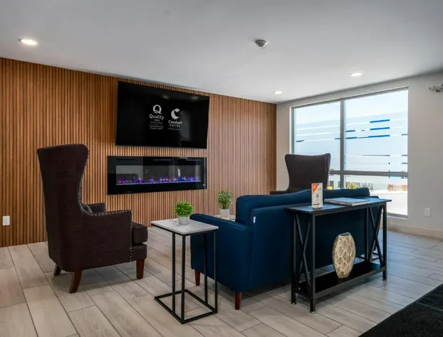 Comfort Suites Kingston Central hotel detail image 3