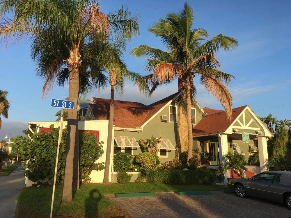 Sea Breeze Manor Inn hotel hero