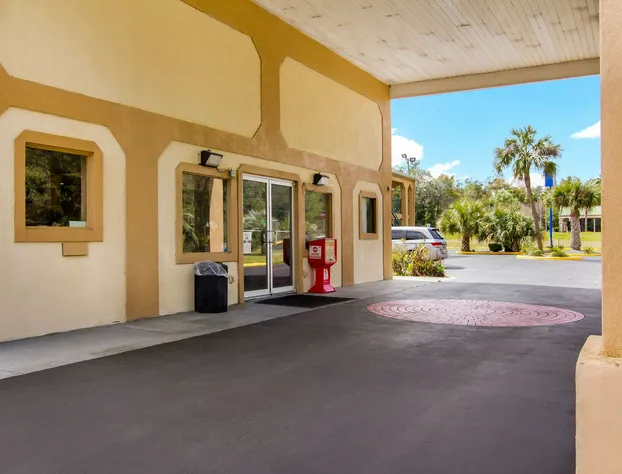 Americas Best Value Inn Darien hotel detail image 3