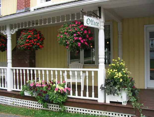 Shining Waters Country Inn hotel detail image 2